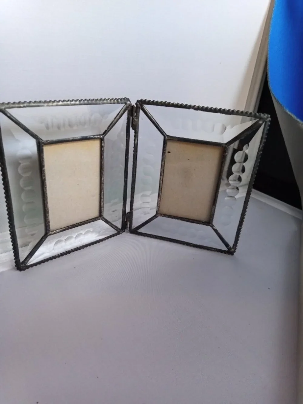 Vintage cut clear glass metal edged folding 2 part picture frame 2''x3'' picture